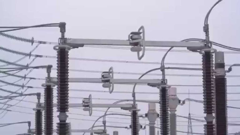 Los Estados Bálticos- Estonia, Letonia y Lituania desconectan sus redes eléctricas de Rusia y ponen fin fin del chantaje energético de Moscú.