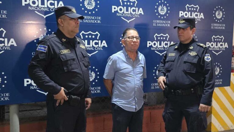 (Eugenio Chicas), deberá responder penalmente, ante los tribunales donde será presentado en los próximos días, escribió el mandatario.