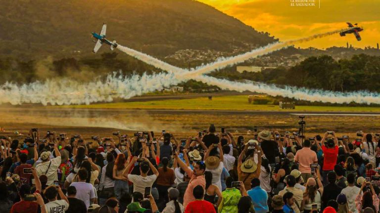 El Ilopango Air Show 2025, acogió a más de 30,000 espectadores del evento aéreo más importante de Latinoamérica durante el sábado y domingo.