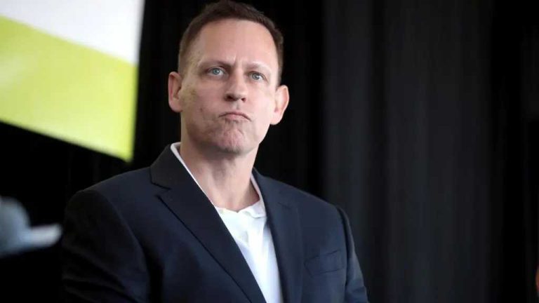 Peter Thiel, ha expresado en varias ocasiones su escepticismo hacia los bancos centrales y el sistema monetario fiduciario actual.