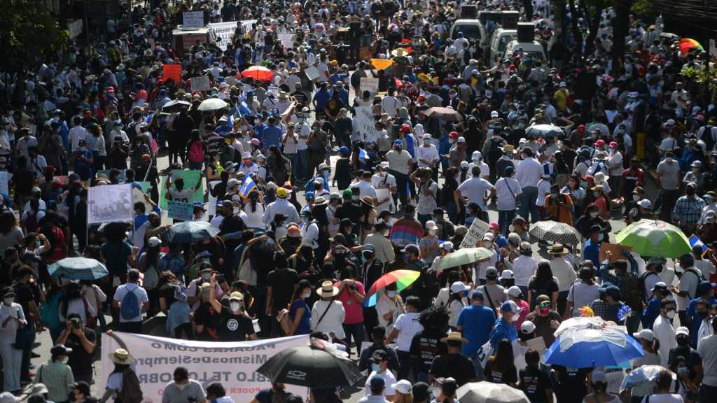 Marchas, periodistas y políticos, pertenecientes a la oposición, habrían sido financiados por USAID para derrumbar al presidente Nayib Bukele