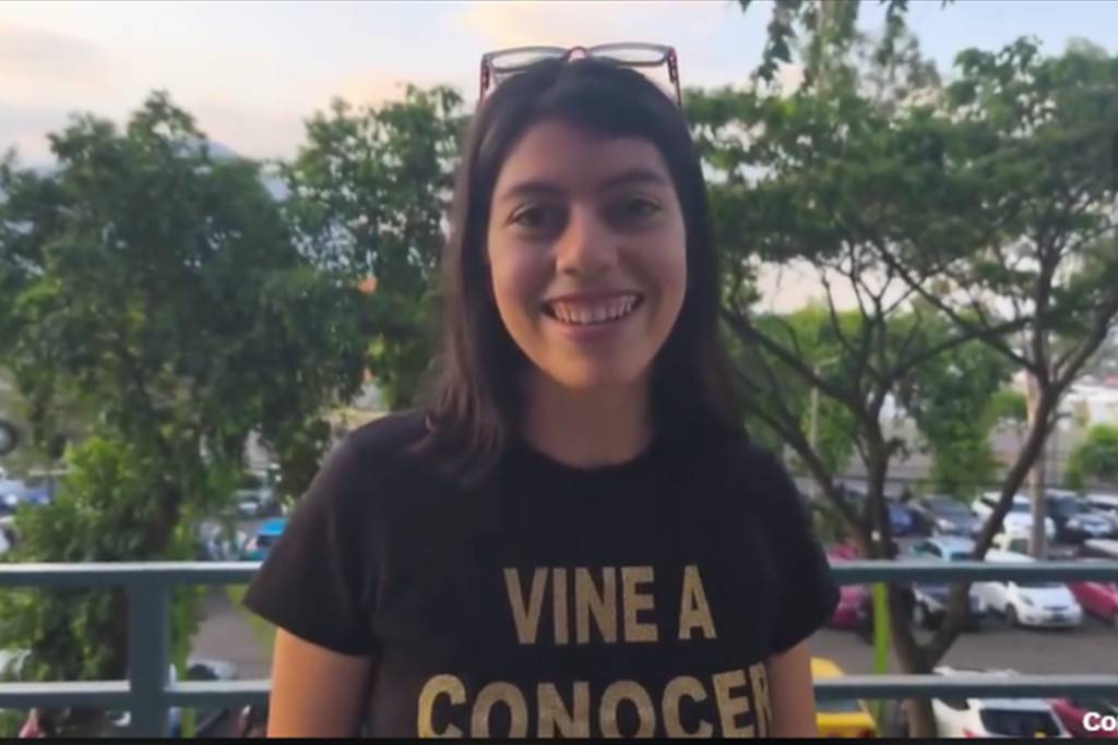 Jennifer Serrano, la migueleña que con sentido del humor, decidió sumarse a la broma latinoamericana de declararse "hija" de Chayanne.