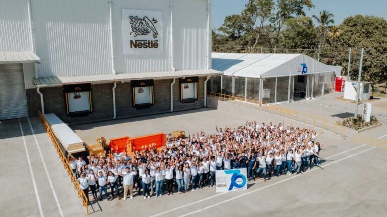 La reputación de Nestlé se ha consolidado gracias a su compromiso con el desarrollo sostenible y su conexión con grupos de interés