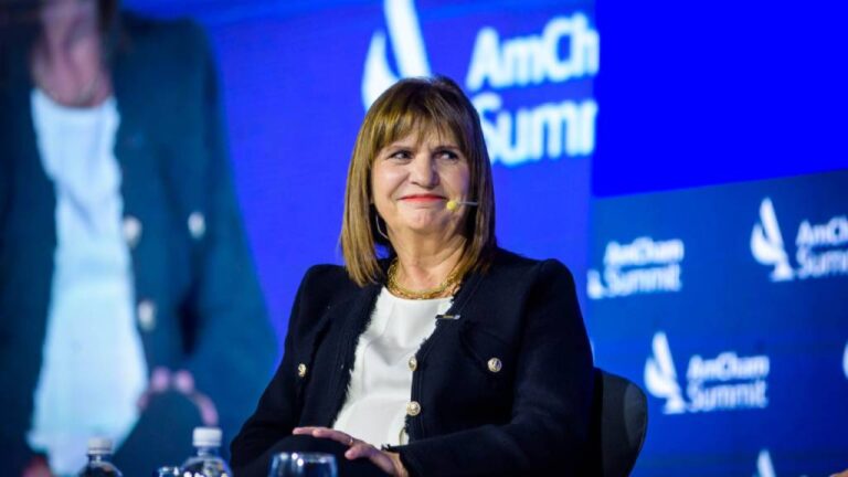 Patricia Bullrich, muestra su preocupación y críticas hacia el sistema de justicia de Argentina por liberar a delincuentes deliberadamente.