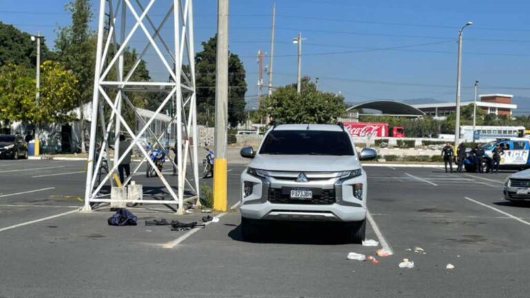 La balacera ocurrió en las cercanías de un mercado ubicado en la zona 4 de Villa Nueva, Guatemala, el cual dejó un saldo de cinco lesionados.