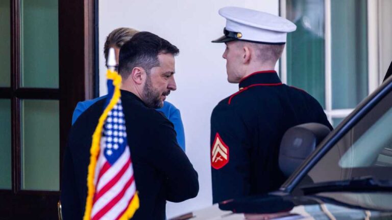 "Sin USA, Ucrania no hubiera aguantado un solo día de guerra", le dijo Donald Trump a Zelensky, durante la acalorada discusión del viernes.