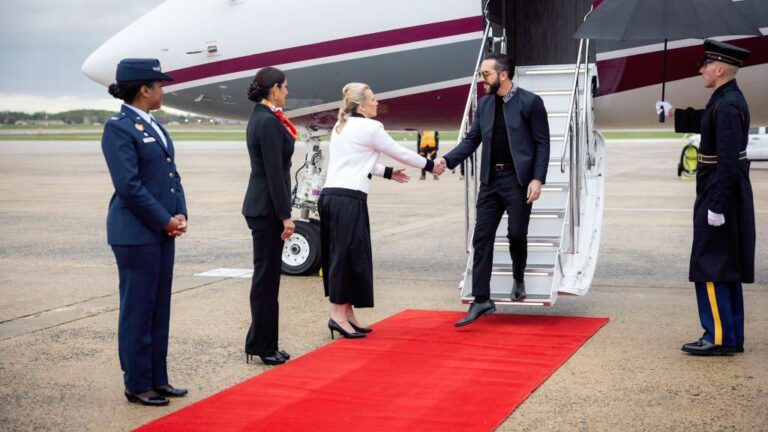 La reunión de los presidentes Nayib Bukele de El Salvador y Donald Trump de Estados Unidos, está programada para el lunes14 de abril de 2025.
