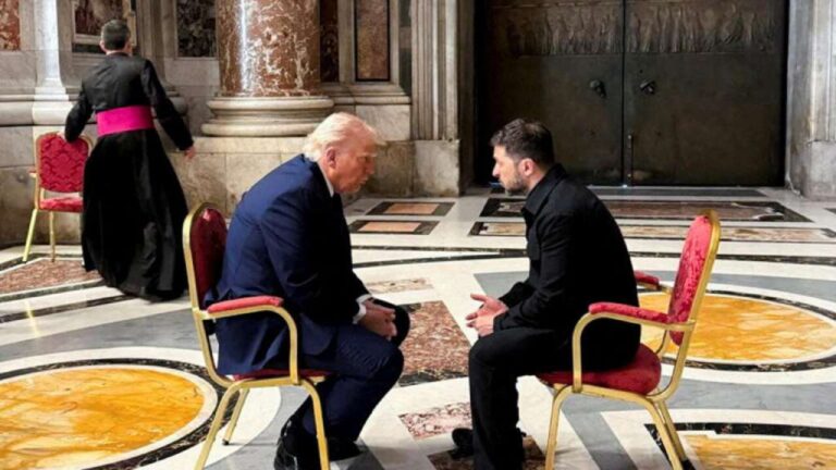 La reunión, duró unos 15 minutos y fue descrita como "muy productiva" por la Casa Blanca y "simbólica" con "potencial histórico" por Zelensky