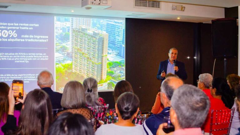 El edificio tendrá 21 niveles y apartamentos de 1 y 2 habitaciones, todos con balcones privados y acabados contemporáneos.