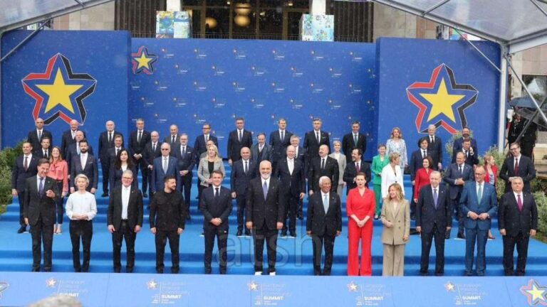 La sexta cumbre de la Comunidad Política Europea se celebró en Tirana, Albania, bajo el lema "Una nueva Europa en un mundo nuevo"