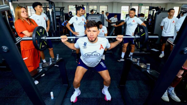 El plantel del Alianzqa se encuentra concentrado en el Hotel INDES y realiza trabajos físicos en el gimnasio de musculación de Merliot.