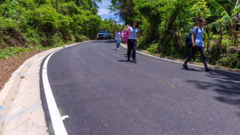 La DOM, entregó calle renovada en beneficio los cantones Guachipilín y San Francisco de La Cruz, de San Ildefonso, San Vicente Norte