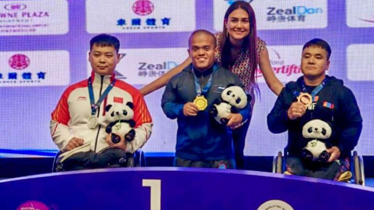 Herbert Aceituno, volvió a poner en alto el nombre de El Salvador al ganar medalla de plata y oro en 59 klgs Beijing 2025 World Cup.