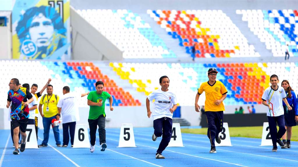 En el torneo participaron alrededor de 200 atletas de las zonas central y paracentral quienes compitieron en 25, 50, 100 y 200 metros planos.