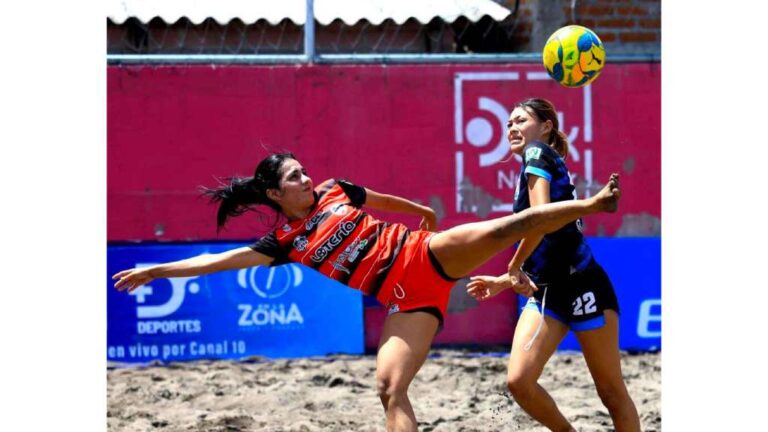 Las universitarias vencieron 10-2 a Joya Grande, este lunes, en la Barra de Santiago y continúan como líder invicto categoría femenina.