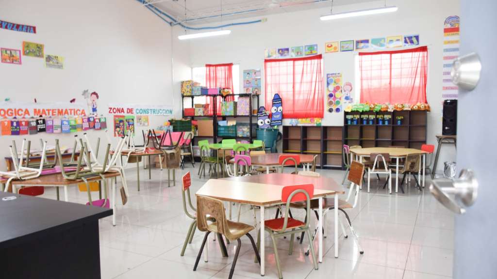 A un costo de 1 millon de dólares, INDUFOAM, mejora cinco centros escolares en Ciudad Arce, La Libertad Norte, departamento de La Libertad.