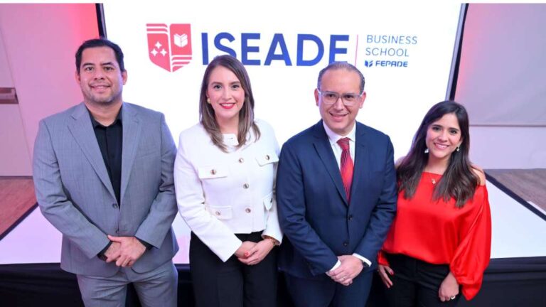 La capacidad de la persona de liderar, transformar y acelerar el crecimiento es lo que define el éxito de cualquier organización.