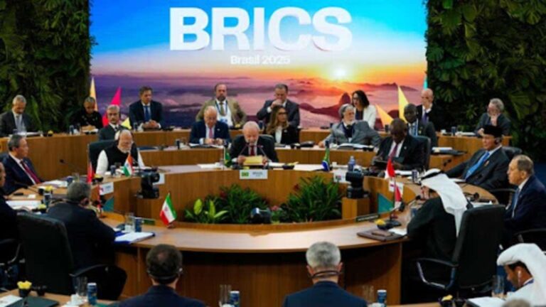 La XVII Cumbre de los BRICS, del 6 y 7 de julio de 2025, abordó una agenda centrada en la cooperación del Sur Global y gobernanza inclusiva.