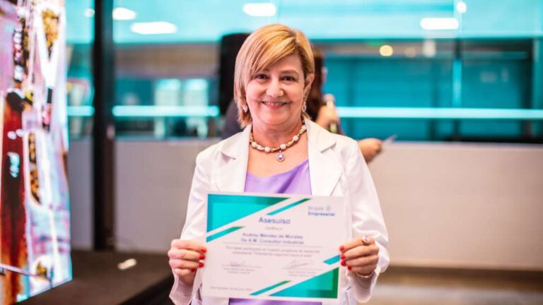 Brújula Empresarial de Asesuisa es una innovadora iniciativa de formación empresarial dirigida a emprendedores y MIPYMES salvadoreñas.