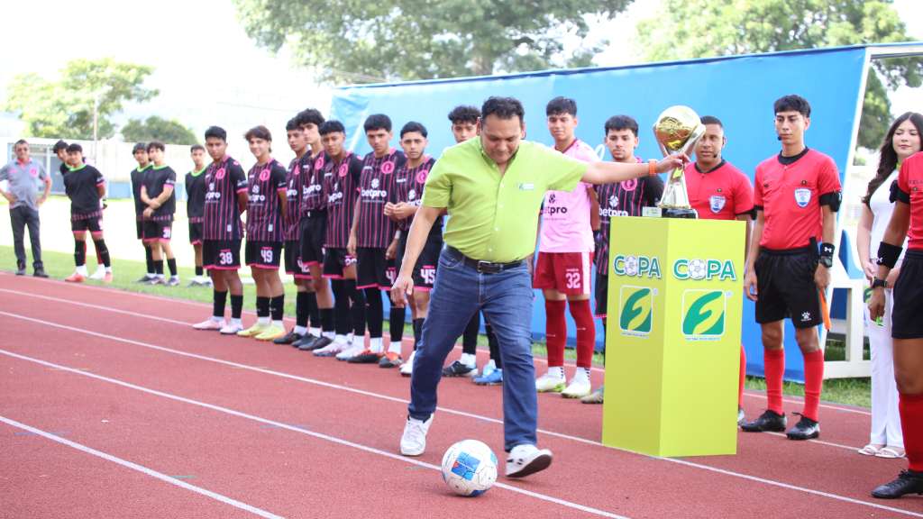 En el campeonato de la categoría Reserva, participan aproximadamente 288 jugadores provenientes de los equipos de la Primera División.