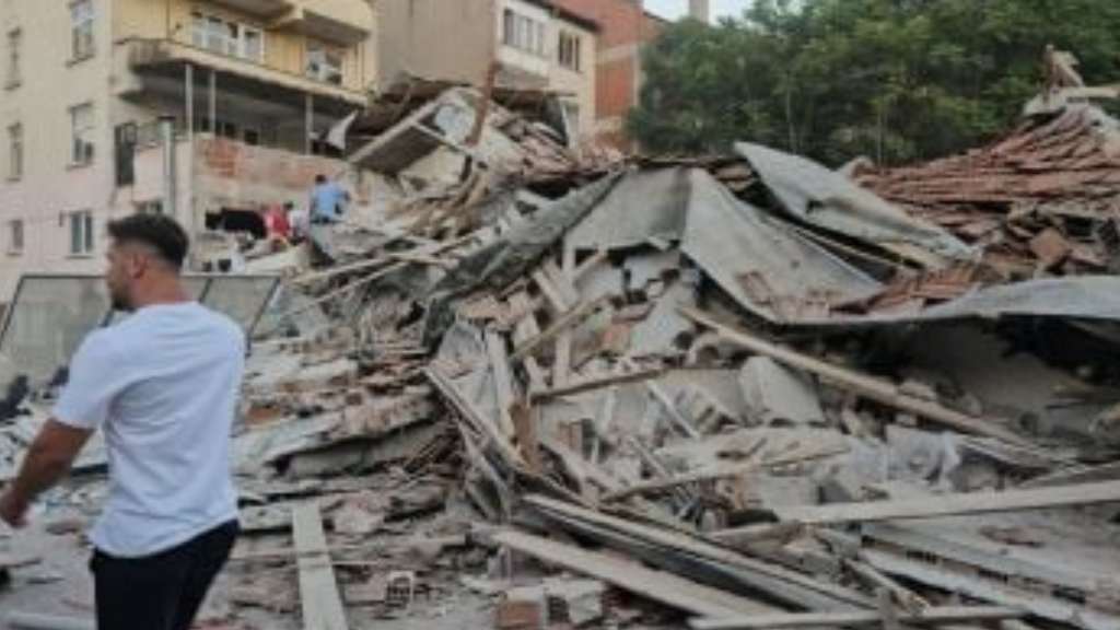 El terremoto de magnitud de 6.2 sacudió la provincia de Balıkesir, al oeste de Turquía, con epicentro cerca de la localidad de Bigadiç.