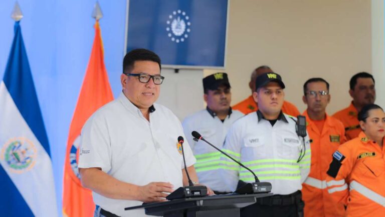 El director Protección Civil, Luis Amaya, djo que desplegarán dos mil talentos humanos que estarán trabajando para prevenir emergencias.