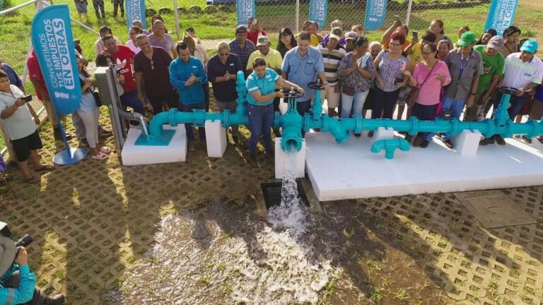 2,000 habitantes de varias colonias del distrito de Jiquilisco, Usulután Oeste, tendrán agua potable a partir de la otra semana.