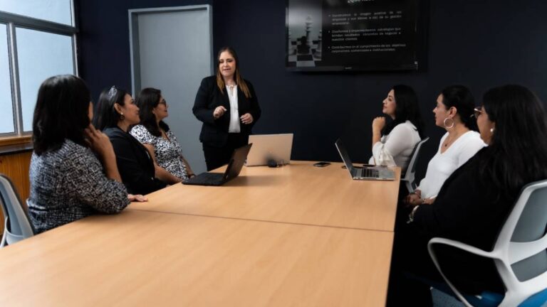 Estratégica Comunicación Corporativa, con más de 20 años de experienci,a lanza su programa "Leadership and Strategic Communication Training".