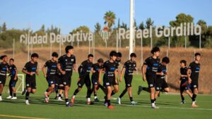 La azulita realizó prácticas en la Ciudad Deportiva Rafael Gordillo, que será la sede del primer juego contra el Real Betis Balompié.