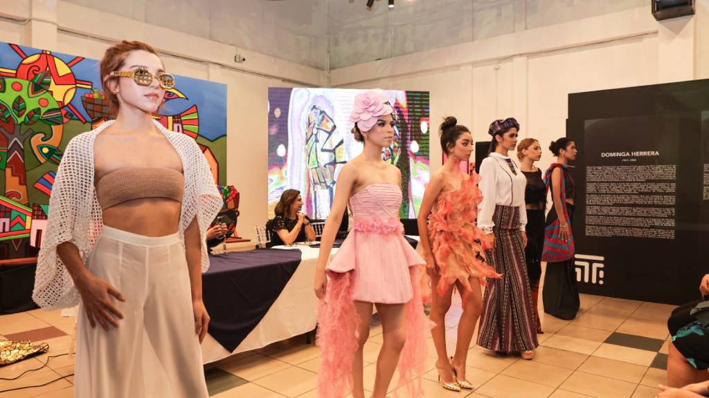El desfile se llevará a cabo el jueves 13 de noviembre a las 6:00 p.m. en el Centro Histórico de San Salvador, frente a la BINAES.