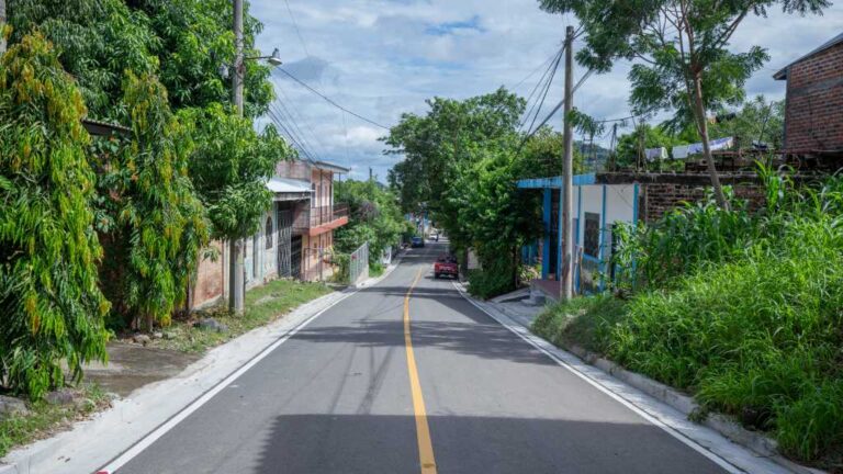 Más de 600 habitantes de la colonia El Sinaí, de Santa Rosa de Lima, La Unión Norte, estrenan modernas calles desde este fin de semana.
