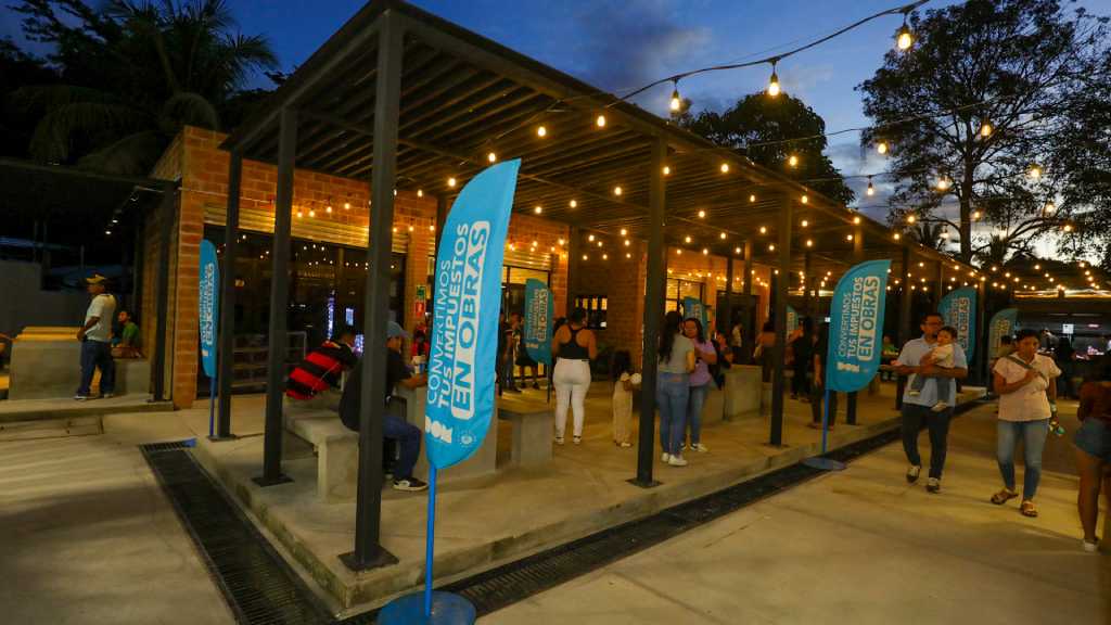 La Plaza Gastronómica, es un edificio moderno, cómoodo y seguro para impulsar el comercio en Monte San Juan, sitios aledaños y el turismo.