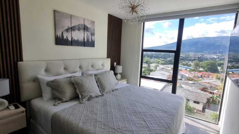 Sky Loft 59, es alojamiento de alto nivel, dirigido a profesionales, empresarios, parejas o visitantes al país. que buscan estilo y confort.