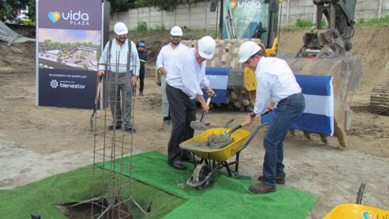 Vida plaza nace como una solución todo en uno, donde las familias encontrarán comercio, salud, servicios y espacios para compartir.