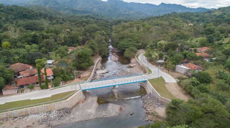 La vida de más de 5,000 habitantes de Lislique, La Unión Norte, departamento de La Unión, ha cambiado, luego que la DOM, entrega la obra.