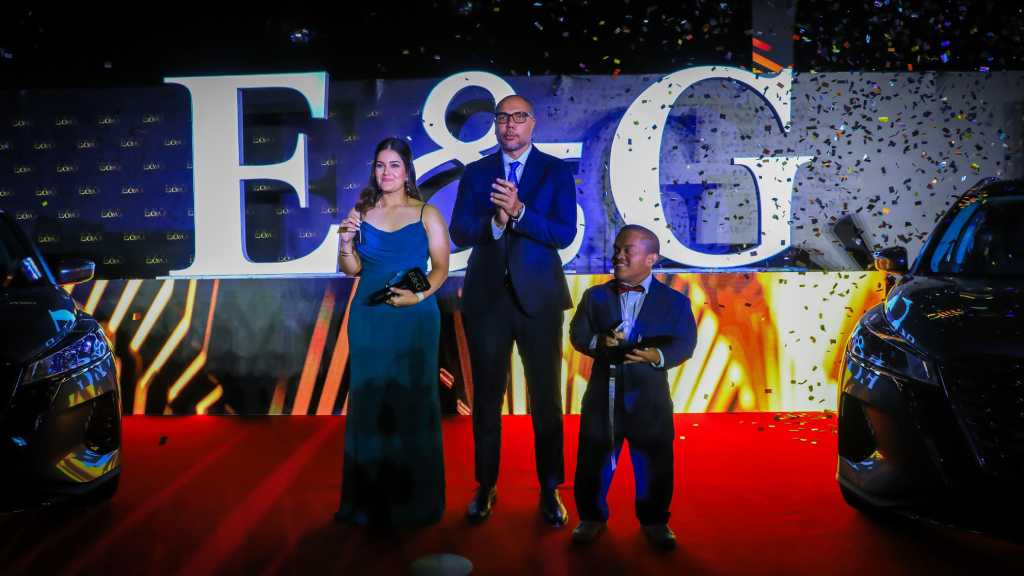 El INDES, bajo la administración del presidente Nayib Bukele, realizó la gala de los Premios Esfuerzo & Gloria 2025, edición Legado.