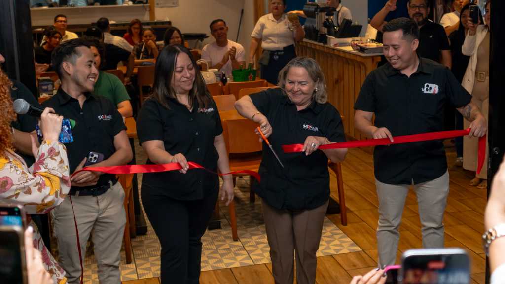 Tras 32 años dedicada a la gastronomía, la empresaria Maurita López Escobar, abre su nuevo emprendimiento“Sazón de Mar” by Niña Maurita.