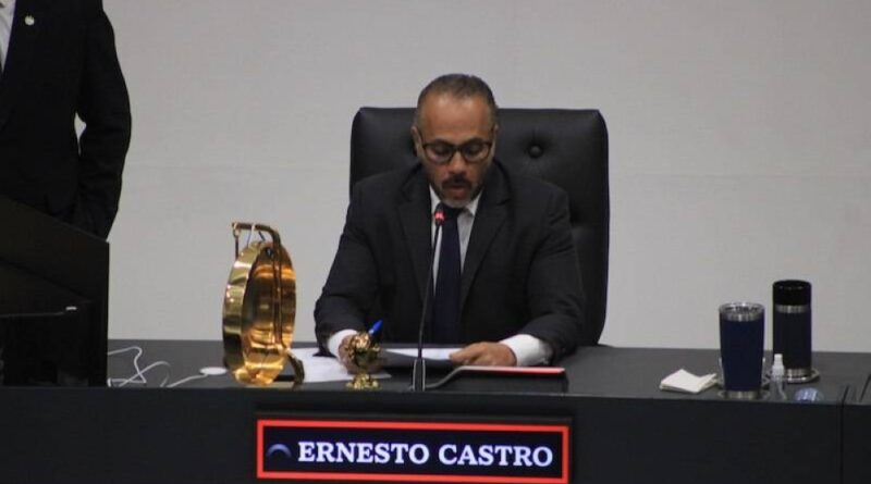 Castro rechaza acusación sobre entrega de boletos a diputados para ver a Shakira