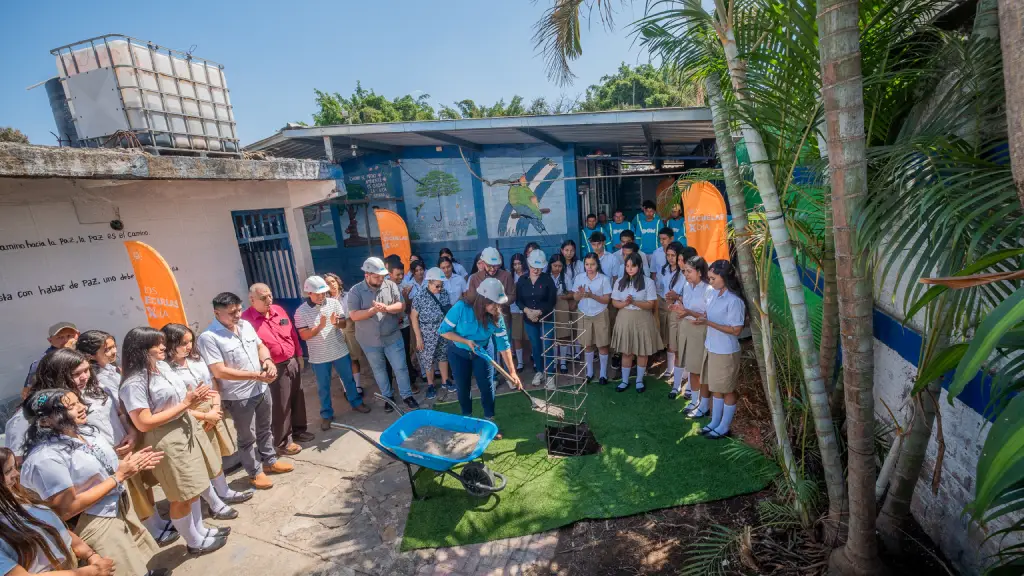 La reconstrucción del centro escolar de Lolotique, San Miguel Oeste, beneficiará a más de 350 estudiantes desde primero hasta bachillerato.