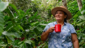 En un proceso evolutivo desde 2022, en Nestlé Centro América, el 54% de los cargos de liderazgo en la compañía, son comandas por mujeres.