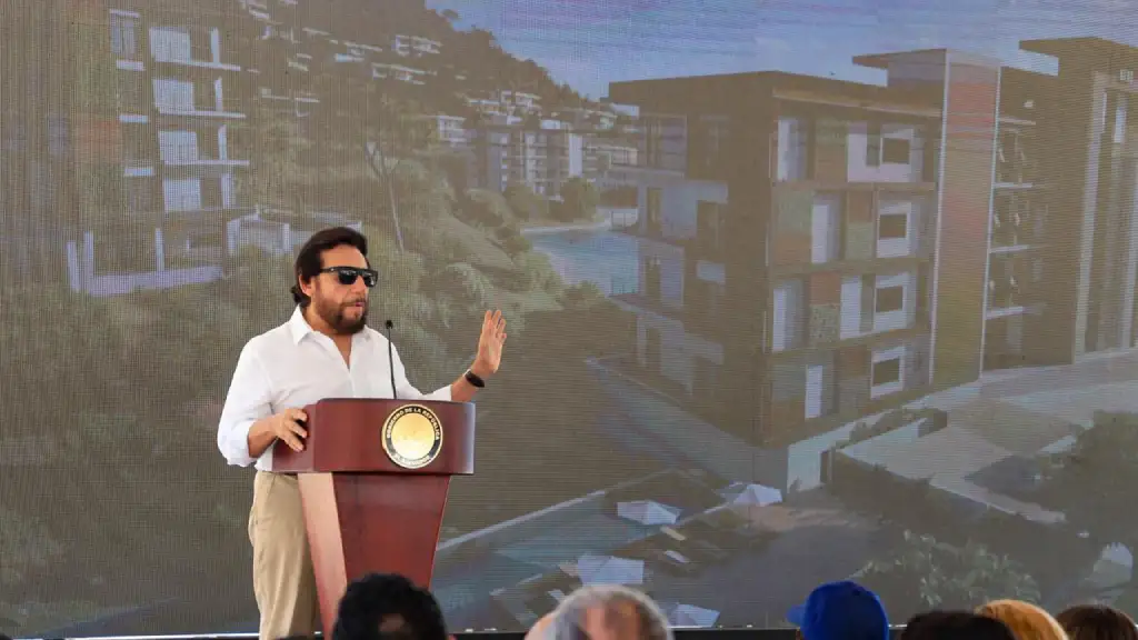 El vicepresidente Félix Ulloa, constató el avance del proyecto hotelero, comercial y residencial Ocean Breeze, en la playa Mizata.