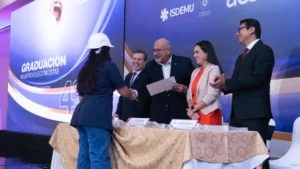 AES reafirma su compromiso con la inclusión femenina en el sector energético, destacando resultados concretos a lo largo de los años.