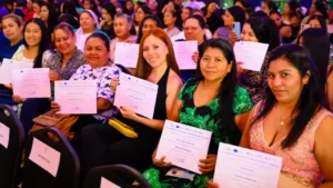 CONAMYPE e ISDEMU, llevaron a cabo la graduación del programa "Mujer Emprende", enfocado al empoderamiento económico del sector femenino.