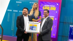 La Lotería Nacional, dedicó el Sorteo LOTRA No 451 al TEAM ESA del Comité Olímpico de El Salvador, en reconocimiento al trabajo.