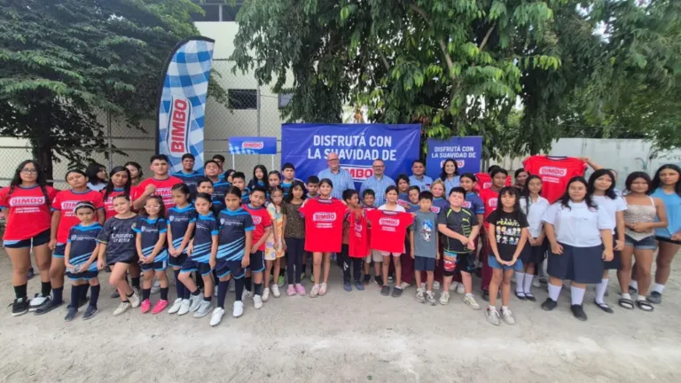 Grupo Bimbo amplía su impacto social en El Salvador con “Nutriendo tus Sueños”, una iniciativa para pro la nutrición y el deporte de la niñez.