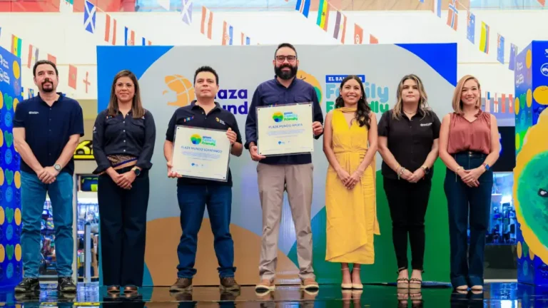 Plaza mundo recibió la certificación Family Friendly y se posiciona como el primer centro comercial del país en obtener este reconocimiento.