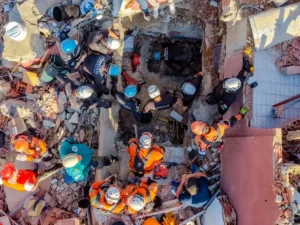 Contingente salvadoreño enfrenta complicaciones en rescate que suma 58 horas