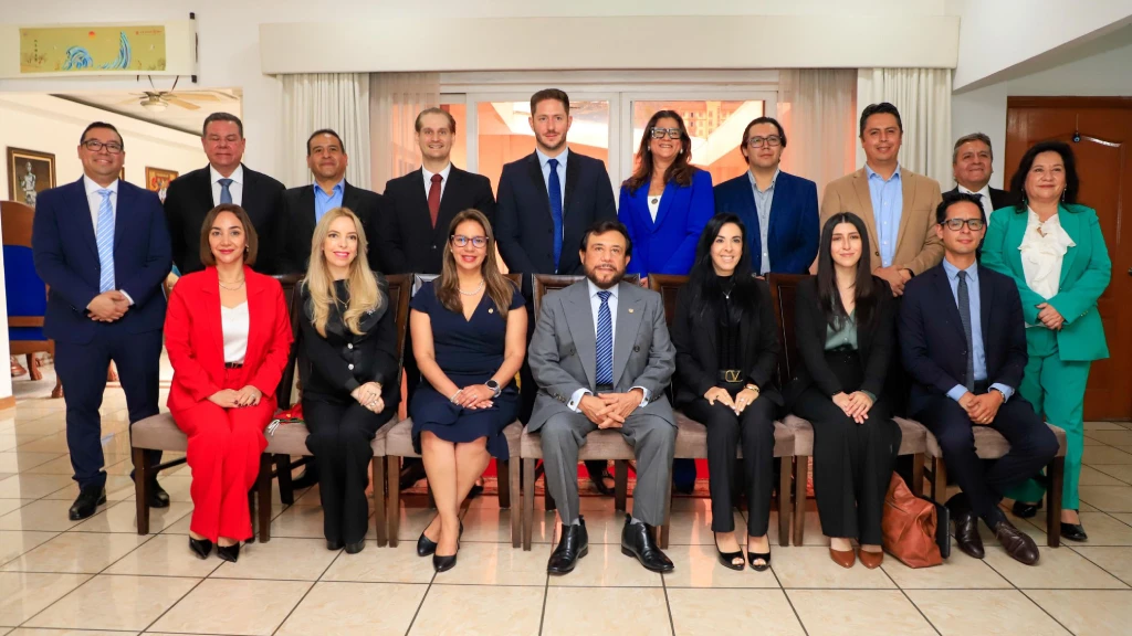 Empresarios de Bolivia evalúan inversiones en El Salvador