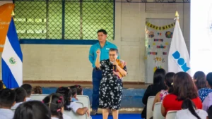 Más de 240 estudiantes del Centro Escolar Cantón Planes de Santa Lucía, en Chinameca, contarán con modernas instalaciones educativas