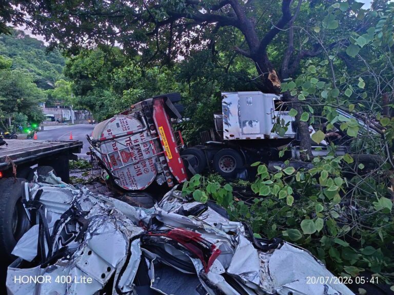 Accidente de camión cisterna en La Libertad deja un fallecido